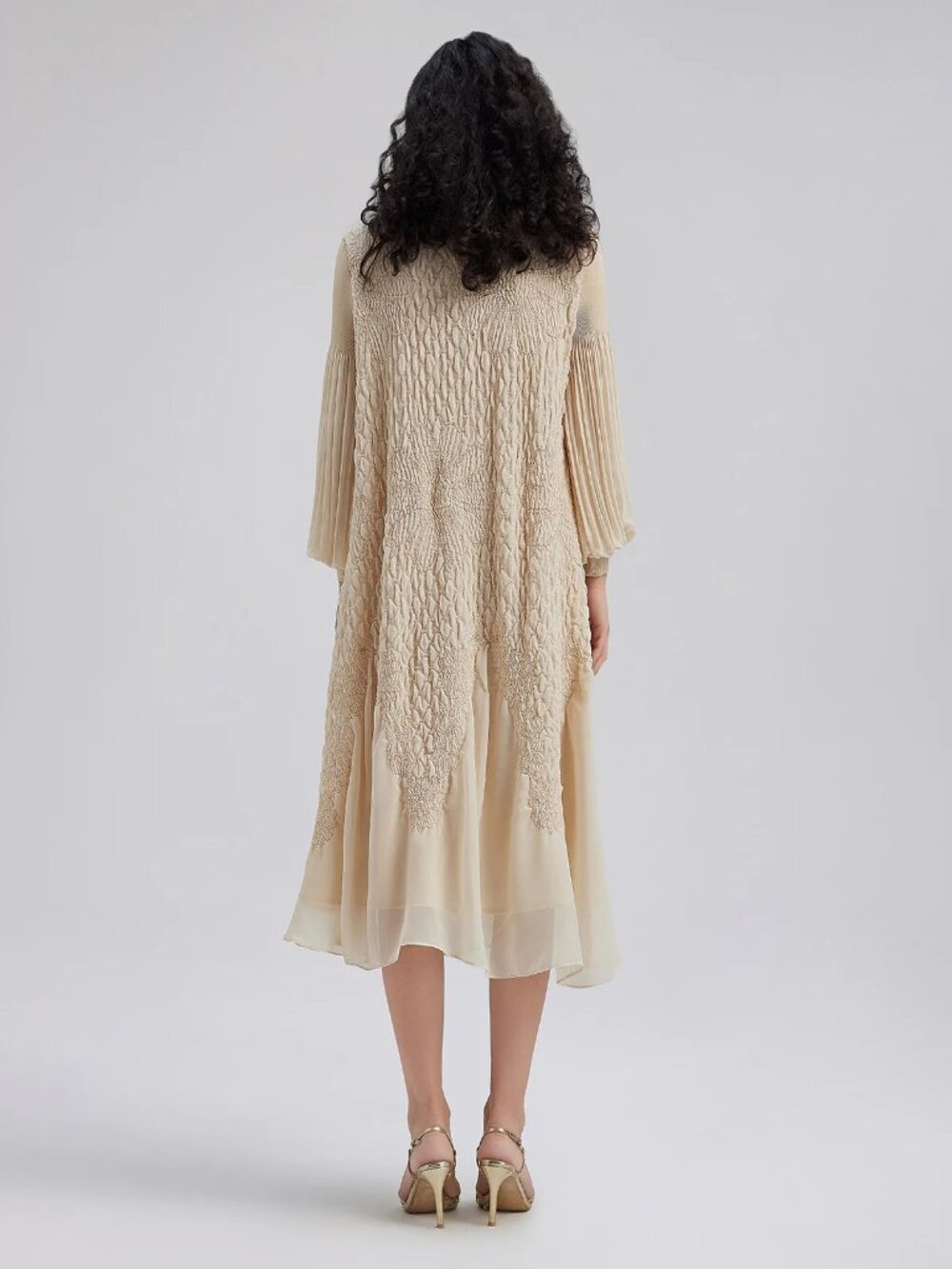 Rich Radi Q'S Round Neck Pleated Loose Embroidered Dress - Picture 6 of 15